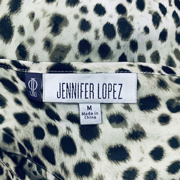 🛍️Jennifer Lopez animal print top with cut out - Picture 2 of 8